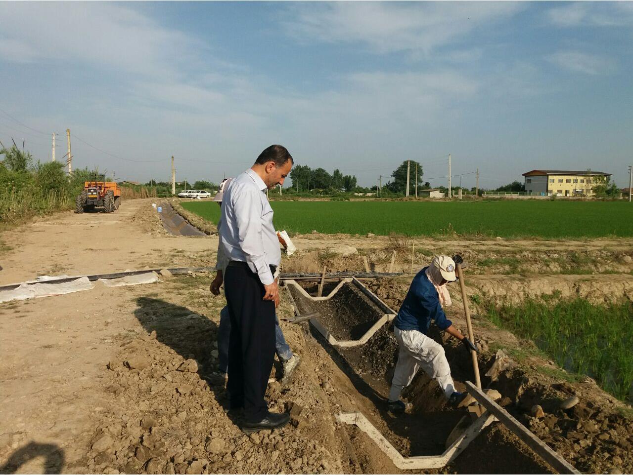 اجرای طرح پوشش بتنی کانال انتقال آب در سیمرغ