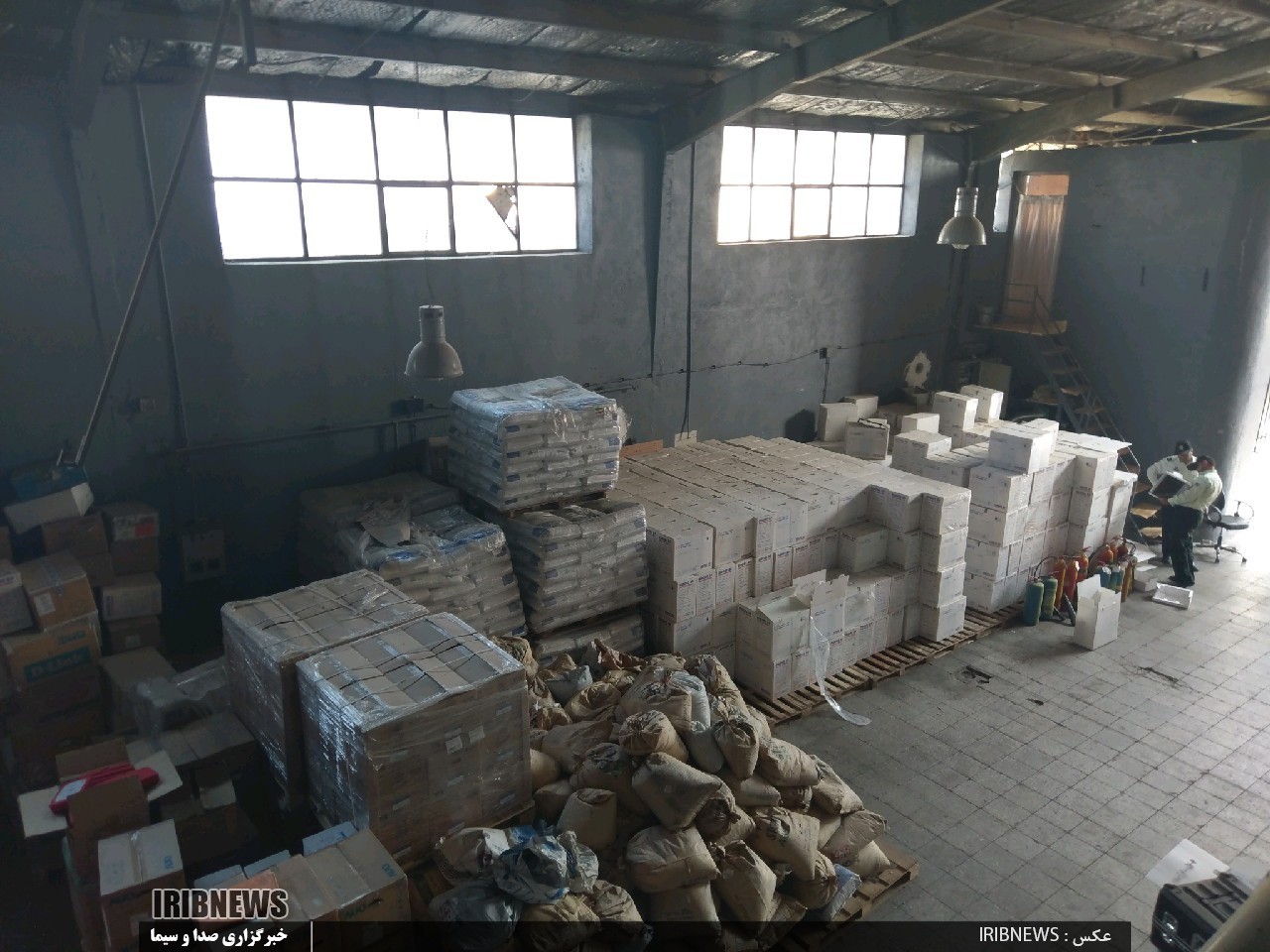 کشف انبار 100 میلیاردی احتکار کالا در پردیس کشف انبار 100 میلیاردی احتکار کالا در پردیس