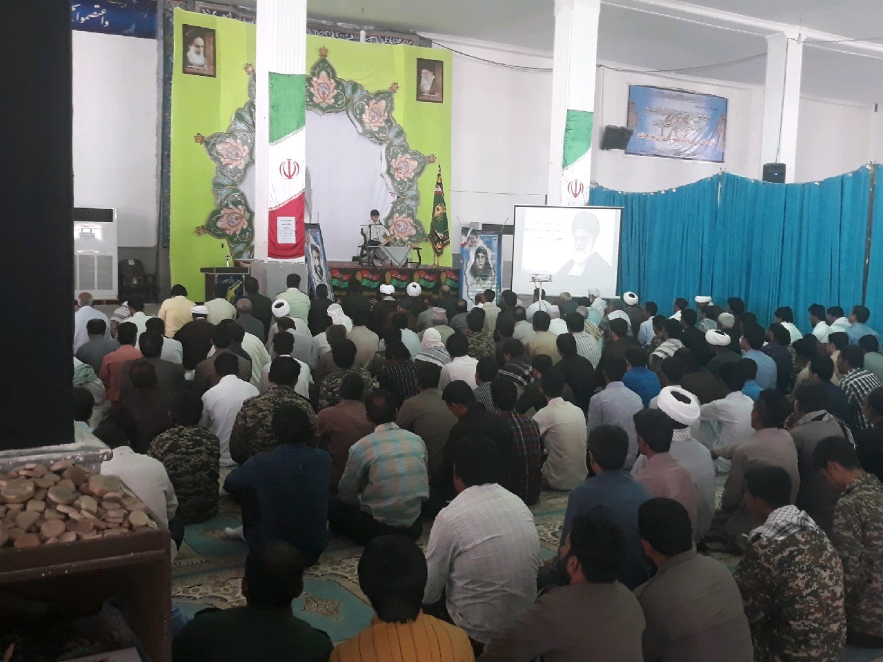 نسبت دادن مشکلات اقتصادی به نظام  هدف اصلی دشمن است.