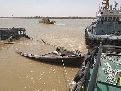 شناورسازی لنج باری مغروقه شناورسازی لنج باری مغروقه