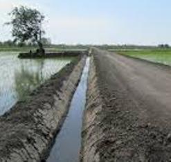 اجرای طرح لاینینگ کانال آب در سیمرغ