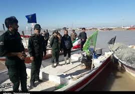 رژه شناورهای صیادی در هندیجان رژه شناورهای صیادی در هندیجان 