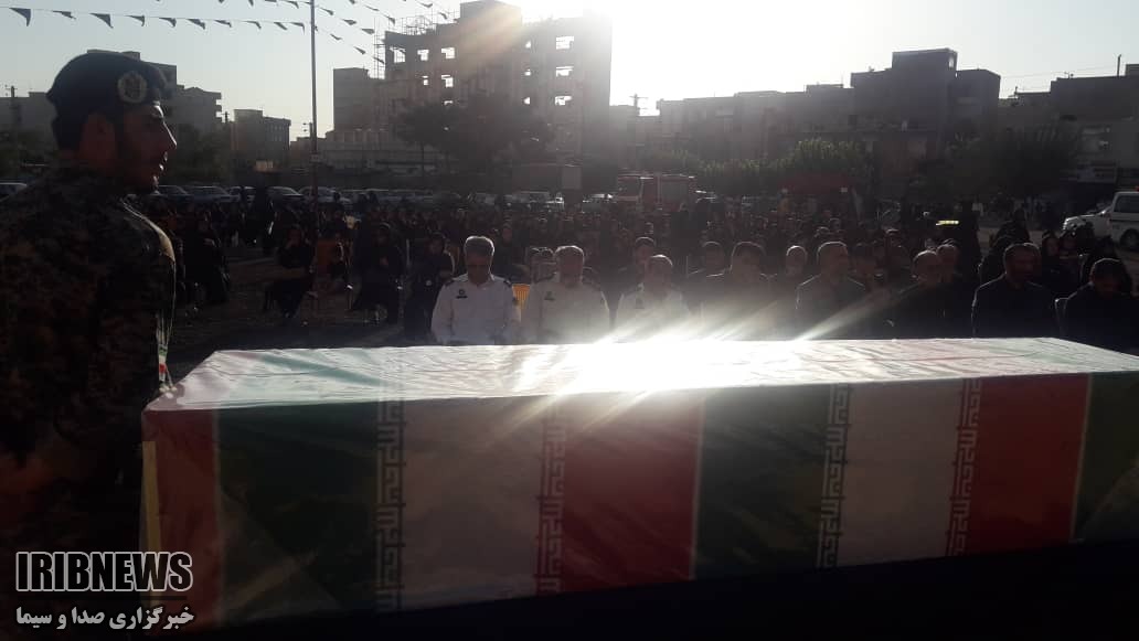 تشییع پیکر شهید گمنام در اجتماع بزرگ زینبیون تشییع پیکر شهید گمنام در اجتماع بزرگ زینبیون