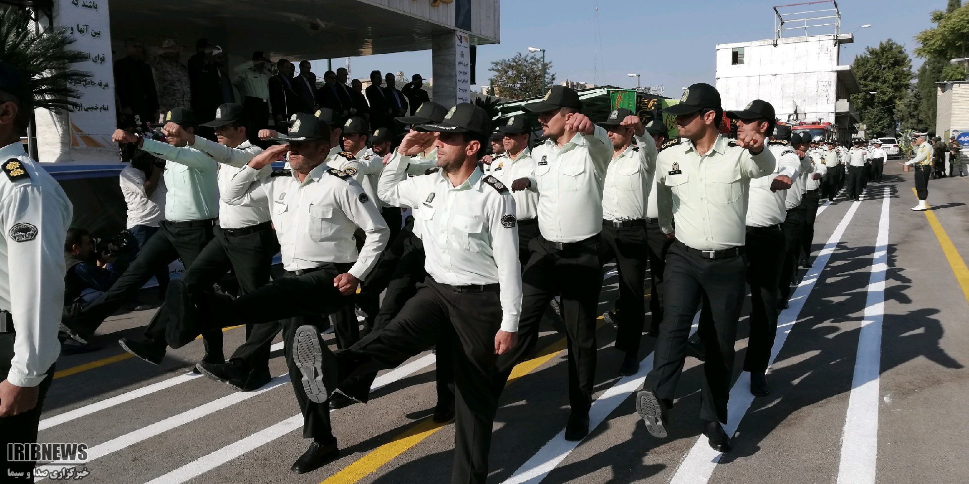 ناتوانی دشمن در ناامن کردن حریم ایران اسلامی ناتوانی دشمن در ناامن کردن حریم ایران اسلامی