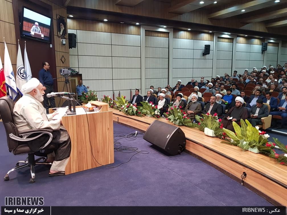 لزوم تلاش دانشگاه و حوزه برای جلوگیری از تعطیلی پنج شنبهها لزوم تلاش دانشگاه و حوزه برای جلوگیری از تعطیلی پنج شنبهها