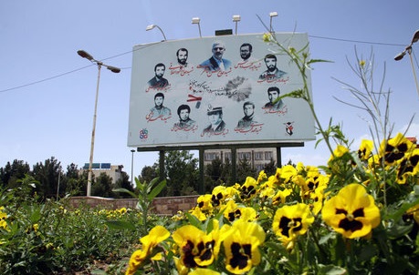 سرداری که با صندلی چرخدار به جبهه برگشت سرداری که با صندلی چرخدار به جبهه برگشت