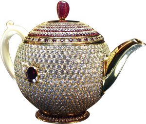 کلکسیون داری قوری با مدرک فیزیوتراپی