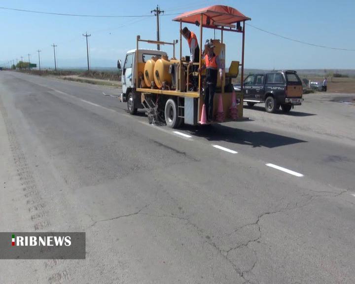 خط کشی راهها به همت راهداری و حمل و نقل جاده ای استان خط کشی راهها به همت راهداری و حمل و نقل جاده ای استان