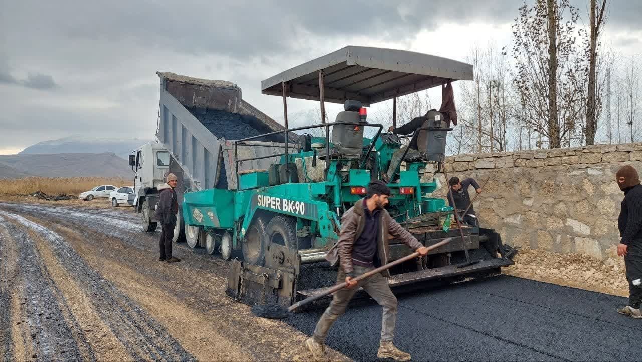 افزایش ۱۰ برابری طول آسفالت و ساخت راه های روستایی در سلماس