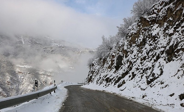 برف و کولاک محورهای کوهستانی را فراگرفت