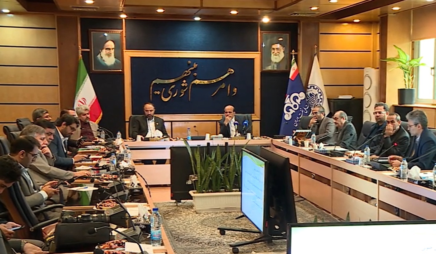 رونمایی از دستگاه نیمه صنعتی نمونهگیری افقی درون چاه * رونمایی از دستگاه نیمه صنعتی نمونهگیری افقی درون چاه *