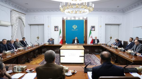 هدف دولت رفع دغدغه مردم عادی برای دریافت خدمات درمانی با کیفیت و کم هزینه است هدف دولت رفع دغدغه مردم عادی برای دریافت خدمات درمانی با کیفیت و کم هزینه است