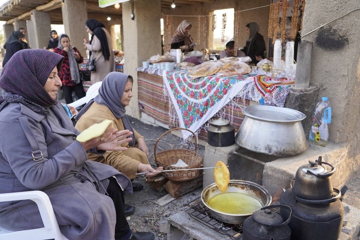 جشنواره و نمایشگاه بادام قوشچی برگزار شد