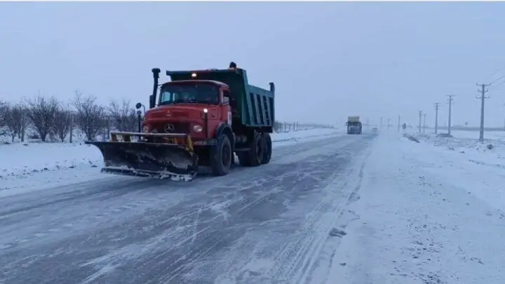 ۱۴ هزار کیلومتر برف‌روبی در محور‌های مواصلاتی همدان