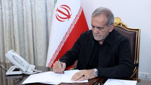 رئیس جمهور در پیامی درگذشت مادر شهید طومانیان را تسلیت گفت