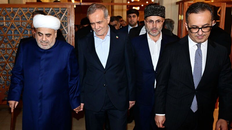 رئیس جمهور حرم حضرت بی‌بی هیبت در باکو را زیارت کرد