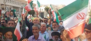 قدردانی مردم از مدافعان میهن