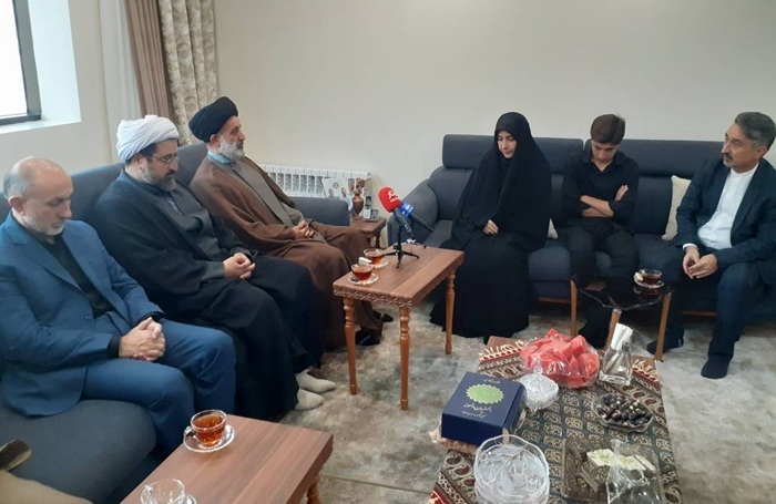 نماینده ولی فقیه در بنیاد شهید با خانواده شهید سردار جورسرا دیدار کرد نماینده ولی فقیه در بنیاد شهید با خانواده شهید سردار جورسرا دیدار کرد