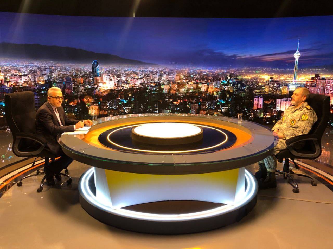 حضور وزیر دفاع در برنامه گفتگوی ویژه خبری به مناسبت روز صنعت دفاعی حضور وزیر دفاع در برنامه گفتگوی ویژه خبری به مناسبت روز صنعت دفاعی