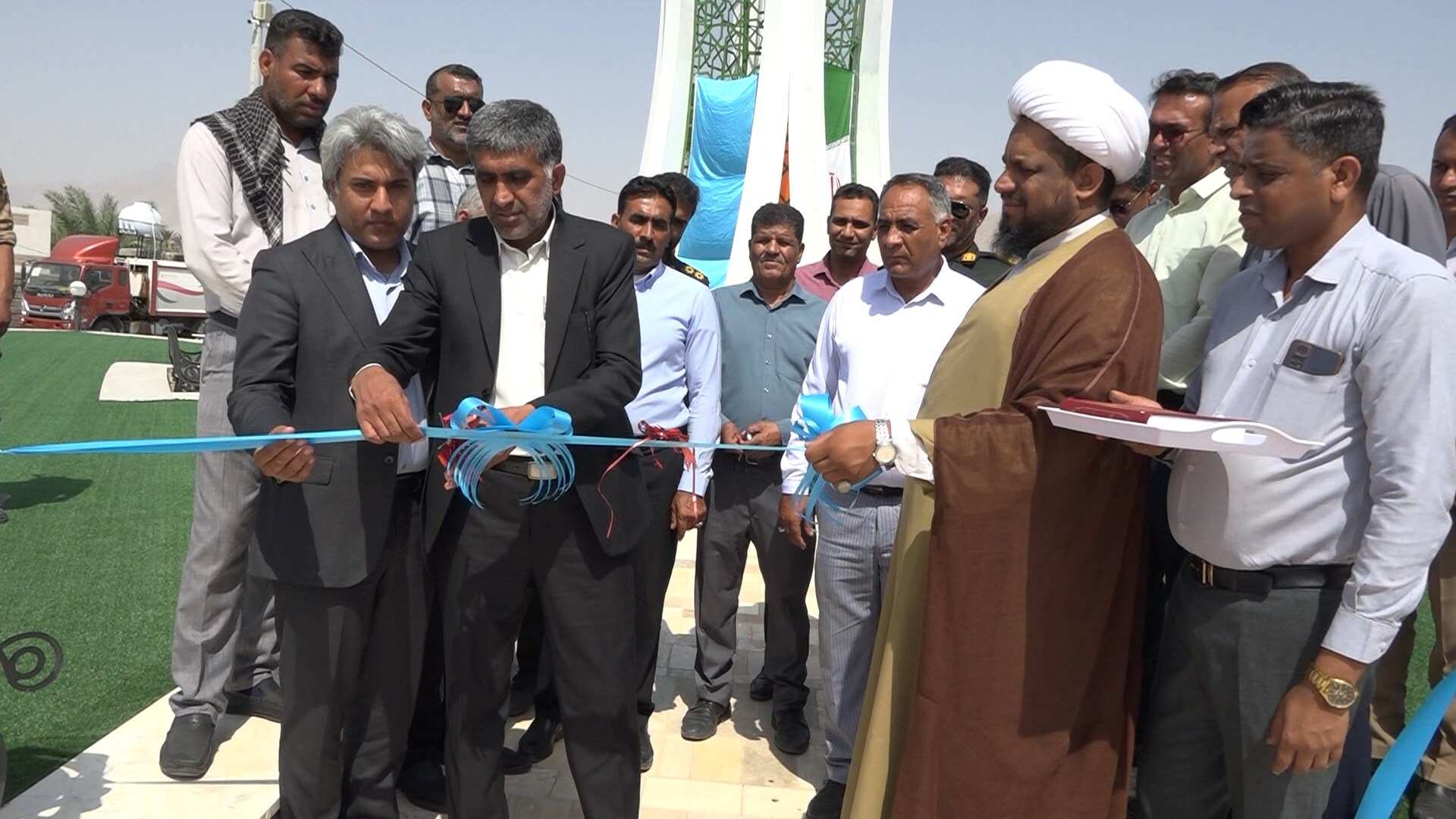 بهره برداری از ۳ طرح عمرانی در بخش احمدی شهرستان حاجیآباد بهره برداری از ۳ طرح عمرانی در بخش احمدی شهرستان حاجیآباد