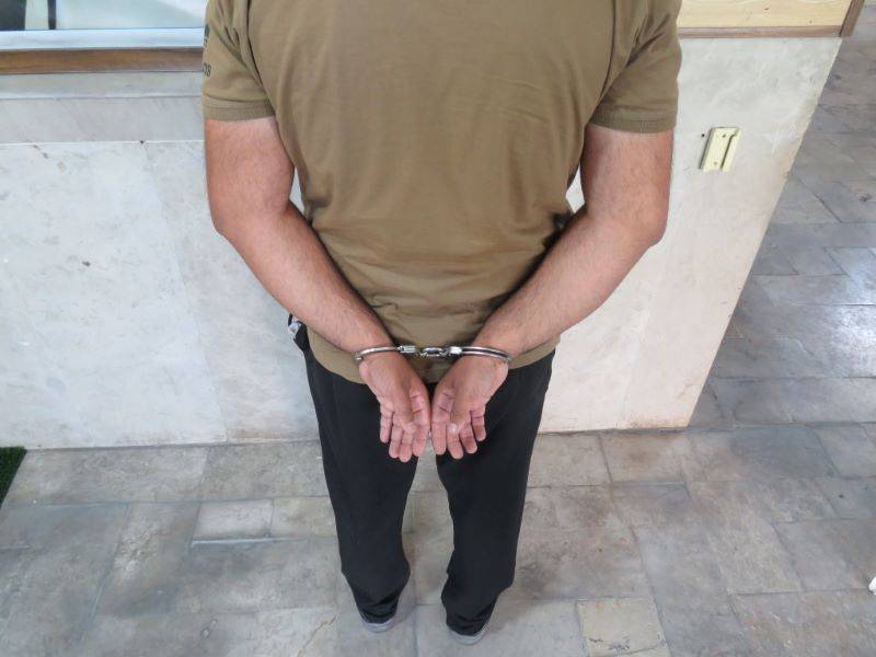 زمین گیر شدن سارق به عنف توسط پلیس شیراز زمین گیر شدن سارق به عنف توسط پلیس شیراز