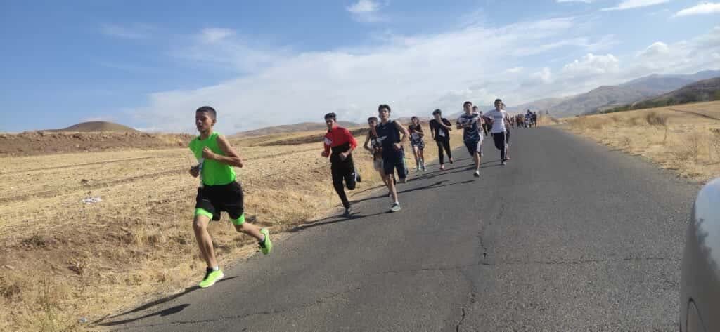 برگزاری مسابقات دوی صحرا نوردی درشاهین دژ برگزاری مسابقات دوی صحرا نوردی درشاهین دژ