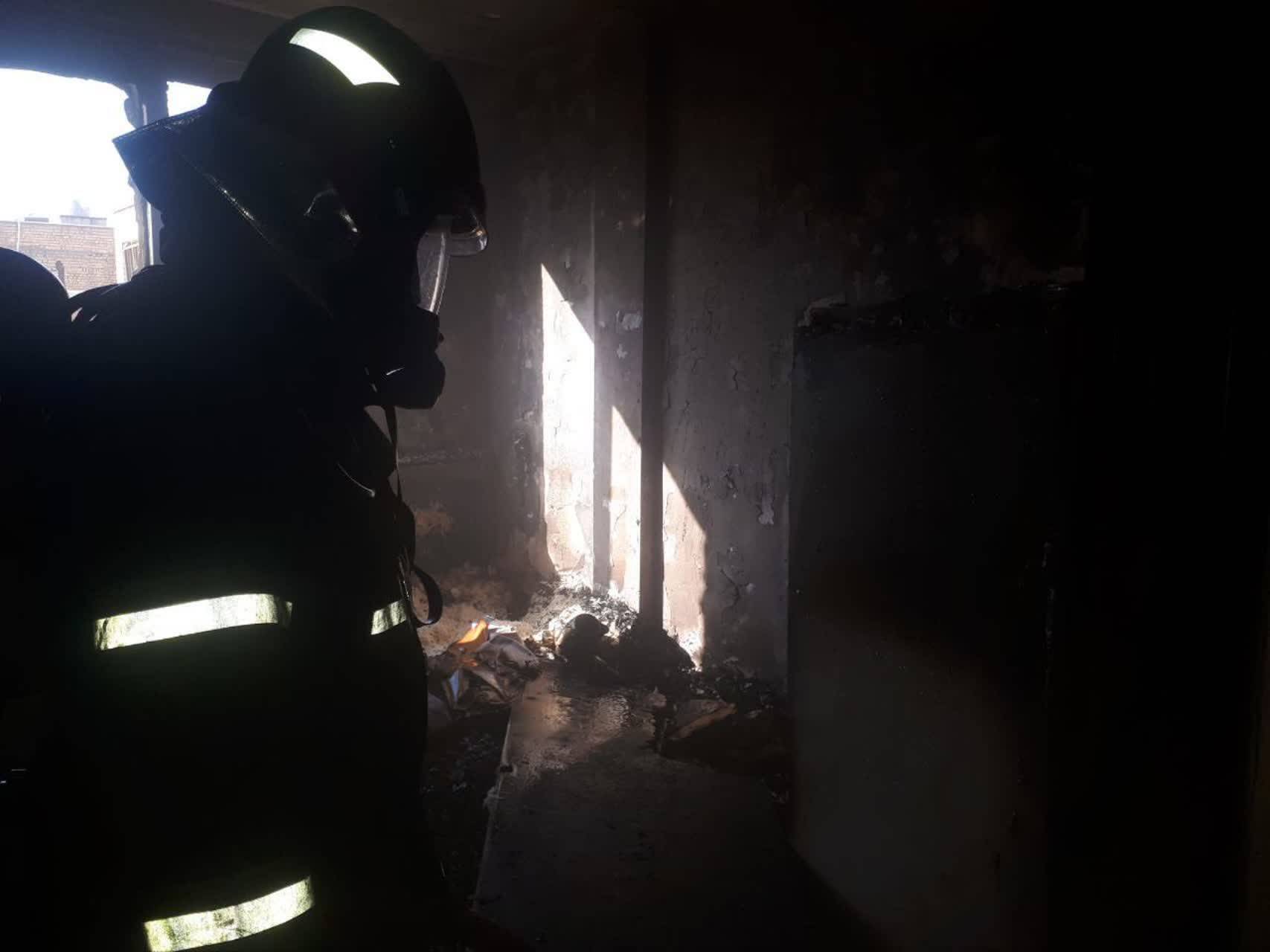 شارژر تلفن همراه خانه ای در ورامین را به آتش کشید 