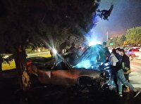 مصدومیت دو نفر در حادثه انحراف خودرو از مسیر اصلی و آتش سوزی خودرو