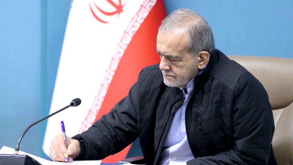 رئیس جمهور بخشنامه تهیه و تنظیم لایحه بودجه ۱۴۰۵ را ابلاغ کرد رئیس جمهور بخشنامه تهیه و تنظیم لایحه بودجه ۱۴۰۵ را ابلاغ کرد