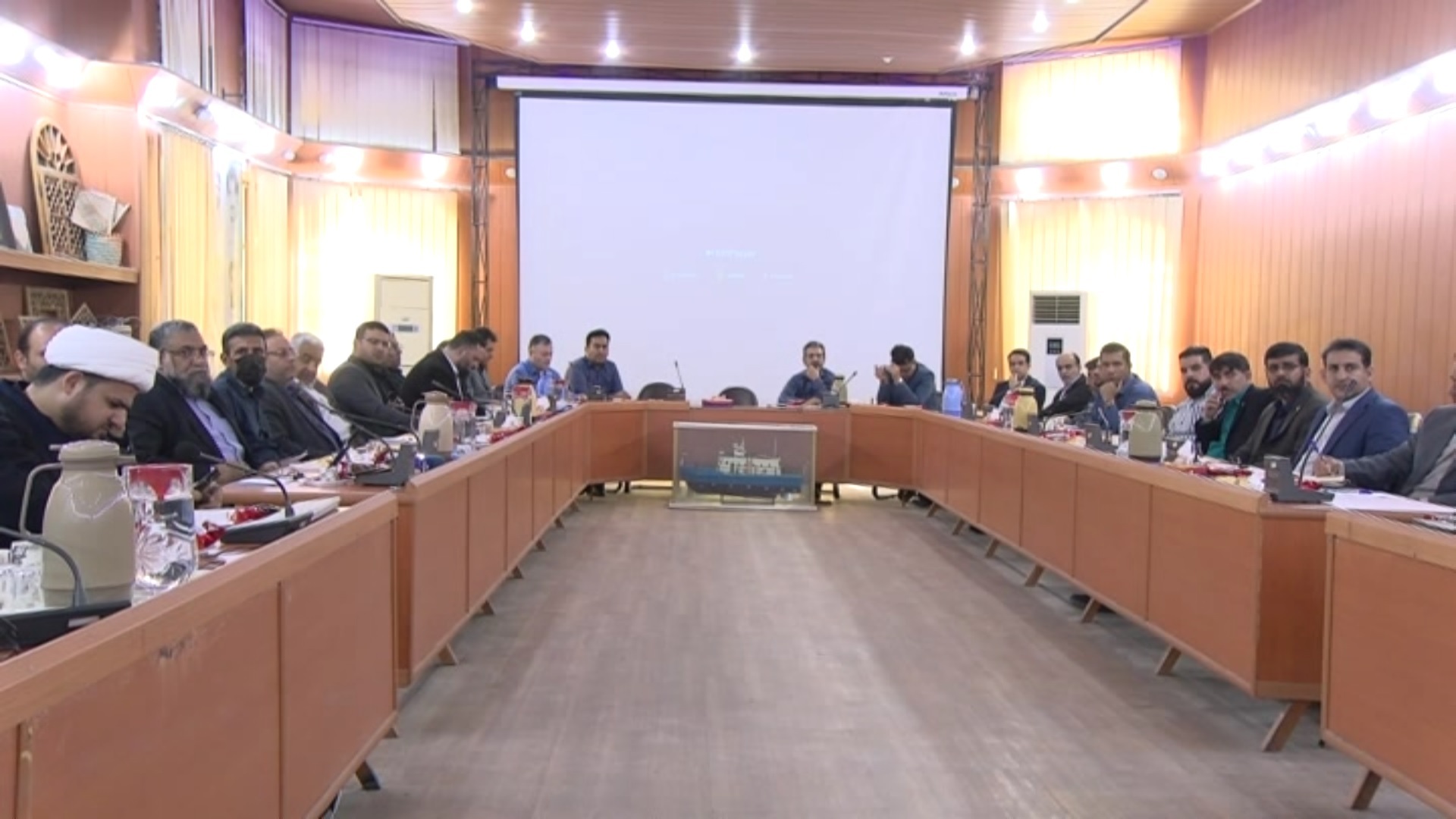 بررسی ارائه خدمات مطلوب ادارات به شهروندان در شورای اداری خرمشهر