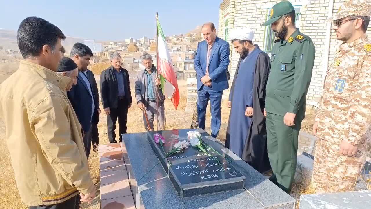 ادای احترام اهالی تخت سلیمان به مقام شامخ شهدا