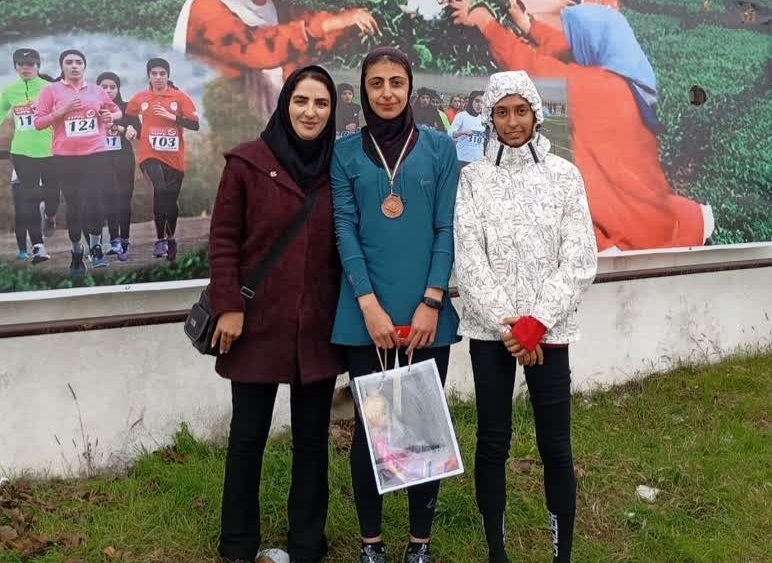 نشان برنز دختر همدانی در مسابقات دو صحرانوردی قهرمانی نوجوانان کشور نشان برنز دختر همدانی در مسابقات دو صحرانوردی قهرمانی نوجوانان کشور